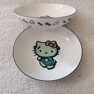 Hello Kitty Ceramic Halloween Bowl Set